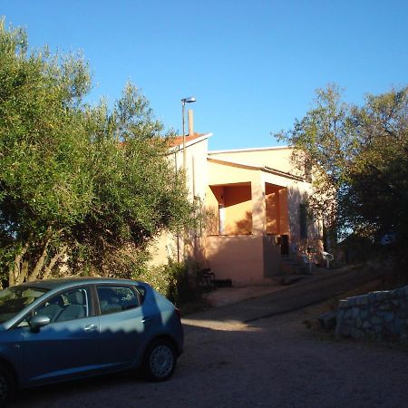 Casa Vacanza Costa Rossa Vista Mare Trinità dʼAgultu Exterior foto