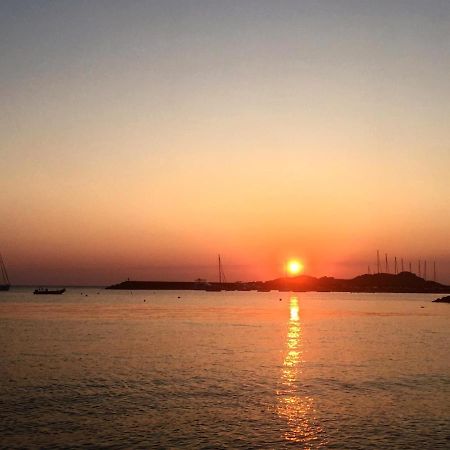 Casa Vacanza Costa Rossa Vista Mare Trinità dʼAgultu Exterior foto