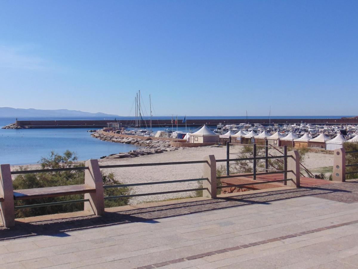 Casa Vacanza Costa Rossa Vista Mare Trinità dʼAgultu Exterior foto