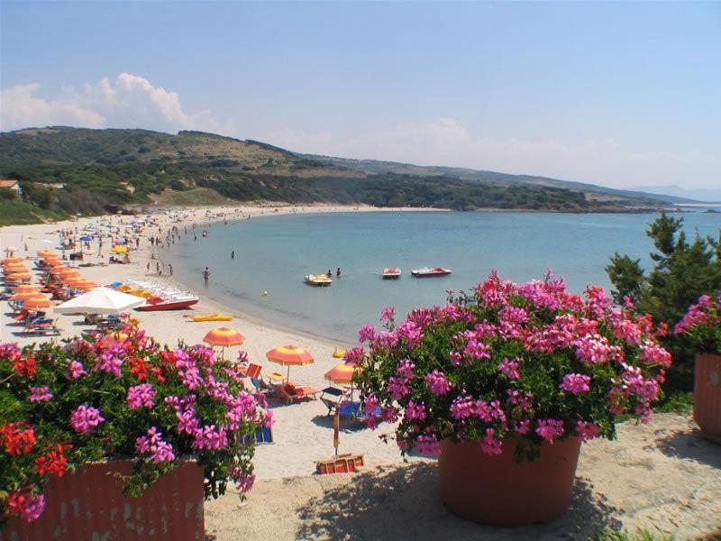 Casa Vacanza Costa Rossa Vista Mare Trinità dʼAgultu Exterior foto