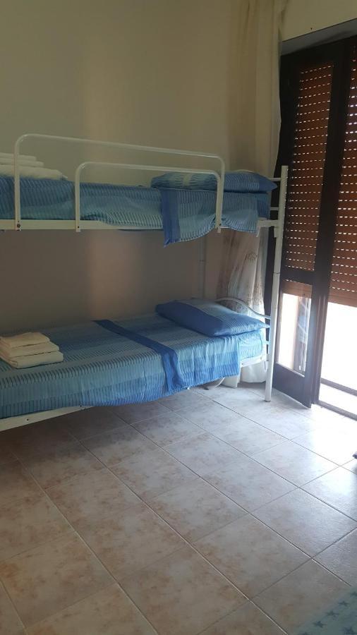 Casa Vacanza Costa Rossa Vista Mare Trinità dʼAgultu Exterior foto